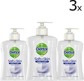 Dettol Savon pour les mains Peaux sensibles - 3 x 250 ml - TRIPLE PACK - Sensitive Soft on Skin - Gel nettoyant antibactérien