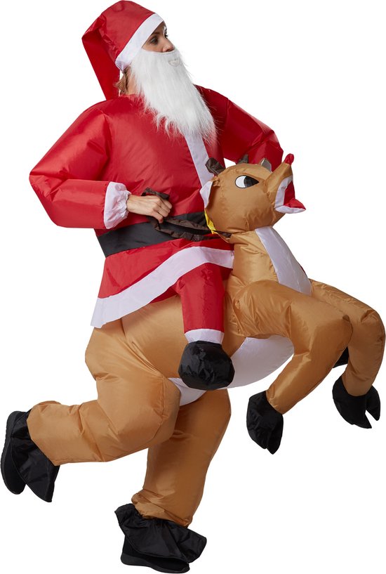 Opblaasbaar kerstmanpak met rendier. De kerstman draagt een rood pak met witte bies en een kerstmuts. Hij zit op een bruin rendier.