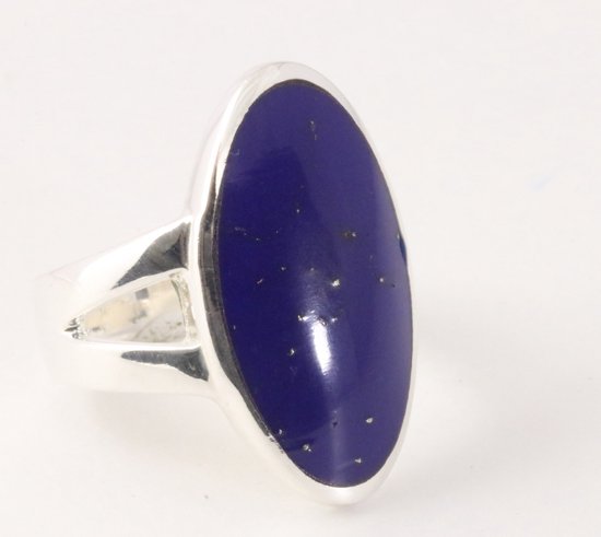Ovale zilveren ring met lapis lazuli - maat 18.5