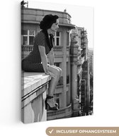 Canvas schilderij - Madrid - Architectuur - Spanje - Vrouw - Foto op canvas - 20x30 cm - Canvasdoek - Woonkamer decoratie