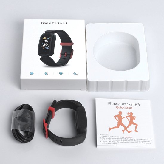 Fitness Tracker HR smartwatch, laadkabel en handleiding op witte achtergrond.