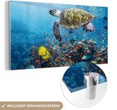 MuchoWow® Glasschilderij 120x60 cm - Schilderij acrylglas - Schildpad bij koraalrif - Foto op glas - Schilderijen