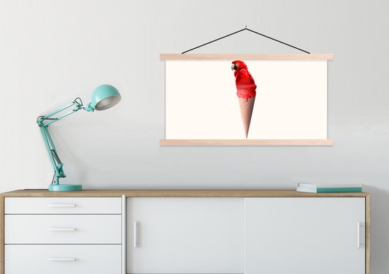 Posterhanger incl. Poster 90x45 cm - Schoolplaat - IJs - Papegaai - Rood - IJshoorntjes - Wit - Textielposter - Blanke latten