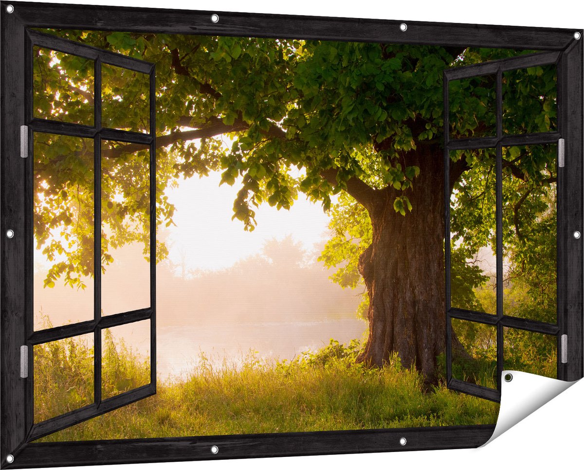 Gards Tuinposter Doorkijk Eikenboom aan het Water met Volle Bladeren - 150x100 cm - Tuindoek - Tuindecoratie - Wanddecoratie buiten - Tuinschilderij