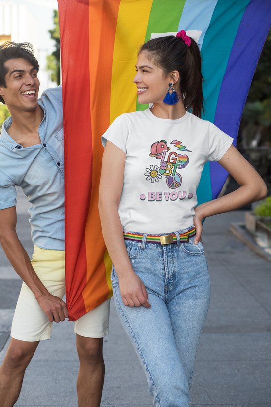Shirt - Be you LGBT - Wurban Wear | Grappig shirt | Pride | Unisex tshirt | Pride vlag | Regenboog vlag | LGBTQ | Make up | Gay | Liefde | Wit