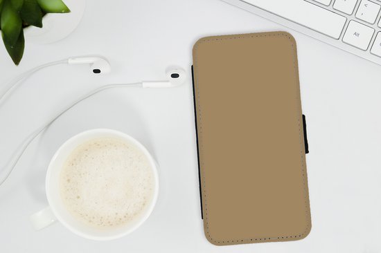 Bookcase pour téléphone iPhone 13 Bookcase - Palette - Beige - Intérieur - Avec compartiments - Étui portefeuille avec fermeture magnétique