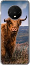 Geschikt voor OnePlus 7T hoesje - Schotse Hooglander - Berg - Water - Natuur - Koe - Siliconen Telefoonhoesje