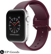 EP Goods - Bandje Geschikt voor Apple Watch Series 1/2/3/4/5/6/SE/7 en 8 - 38/40/41mm - Siliconen - Met Gesp Sluiting - Donkerrood