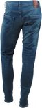 Donkerblauwe spijkerbroek, slim fit, met op de rug zakken en een logo patch.