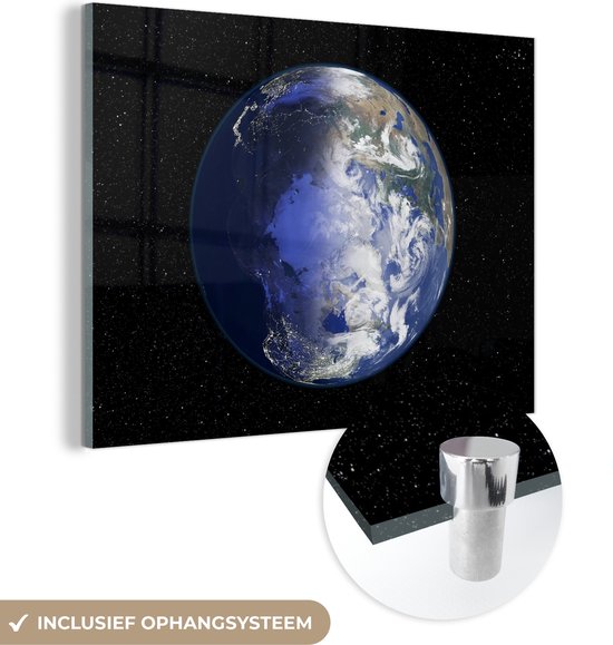MuchoWow® Glasschilderij 120x90 cm - Schilderij acrylglas - Satellietbeeld van de aarde vanuit de ruimte - Foto op glas - Schilderijen
