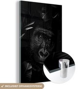 MuchoWow® Glasschilderij 60x90 cm - Schilderij acrylglas - Botanische aap tegen donkere achtergrond - zwart wit - Foto op glas - Schilderijen