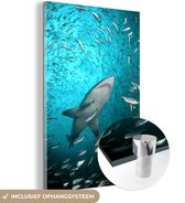 MuchoWow® Glasschilderij 60x90 cm - Schilderij acrylglas - Een haai tussen de vissen - Foto op glas - Schilderijen