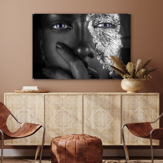 Peinture sur verre - Femme noire aux yeux bleus et accents argentés - 90x60 cm - Peintures sur Verre Peintures - Photo sur Glas
