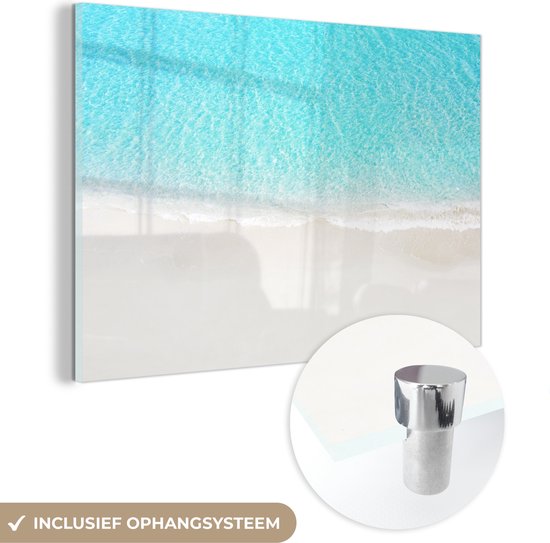 MuchoWow® Glasschilderij 120x80 cm - Schilderij acrylglas - Blauw - Water - Strand - Foto op glas - Schilderijen