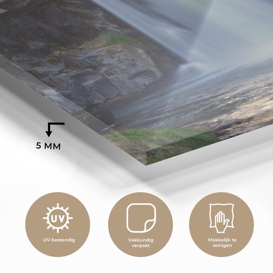 MuchoWow® Glasschilderij 160x120 cm - Schilderij acrylglas - Waterval - Water - Rotsen - Foto op glas - Schilderijen