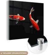 MuchoWow® Glasschilderij 20x20 cm - Schilderij acrylglas - Twee kleurrijke koi karpers bij een zwarte achtergrond - Foto op glas - Schilderijen