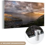 MuchoWow® Glasschilderij 120x60 cm - Schilderij acrylglas - Meer - Stad - Berg - Foto op glas - Schilderijen