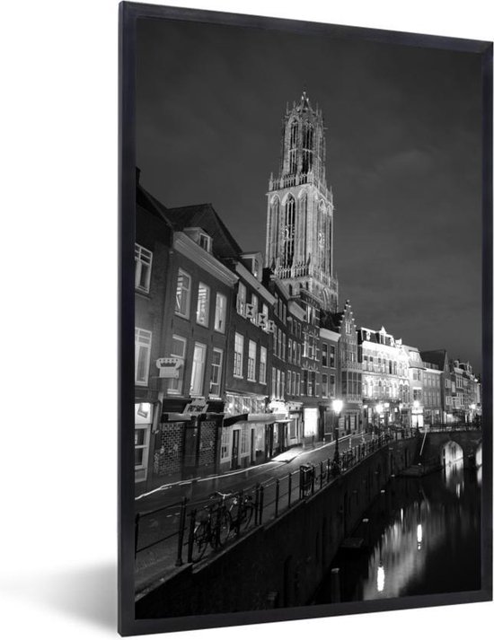 Fotolijst incl. Poster Zwart Wit- De Domtoren en de oude gracht van Utrecht in Nederland - zwart wit - 80x120 cm - Posterlijst