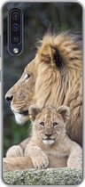 Geschikt voor Samsung Galaxy A50 hoesje - Volwassen leeuw met jong - Siliconen Telefoonhoesje