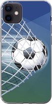 Geschikt voor iPhone 12 mini hoesje - Een illustratie van een voetbal in het net -Jongens - Meisjes - Kinderen - Siliconen Telefoonhoesje