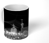Mok - Het Iraanse Mashhad in de nacht - zwart wit - 350 ML - Beker