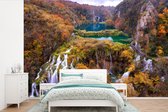 Behang - Fotobehang herfstkleuren van het Nationaal park Plitvicemeren - Breedte 420 cm x hoogte 280 cm