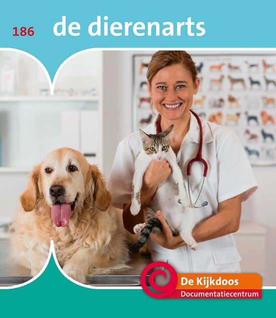 Een dierenarts houdt een kat vast, naast een golden retriever. Op de achtergrond een dierenkliniek.