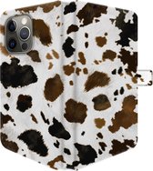 Apple iPhone 13 Pro Telefoonhoesje - Portemonneehoesje  - Met pasjeshouder - Met Dierenprint - Koeien Patroon - Lichtbruin