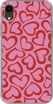 Geschikt voor iPhone XR hoesje - Een illustratie van behang met rode hartjes - Siliconen Telefoonhoesje