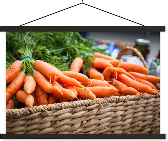 Gros plan de carottes fraîches dans un panier tressé commission scolaire  lattes plates... | bol.com