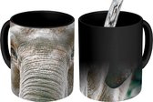 Magische Mok - Foto op Warmte Mokken - Koffiemok - Close-up portret van een olifant - Magic Mok - Beker - 350 ML - Theemok