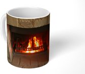 Mok - Open haard in een stenen muur - 350 ML - Beker