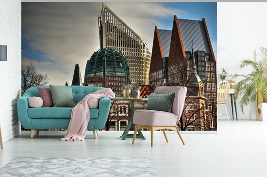 Papier peint photo en vinyle - Bâtiments gouvernementaux et bâtiments résidentiels au centre de La Haye largeur 360 cm x hauteur 240 cm - Tirage photo sur papier peint (disponible en 7 tailles)