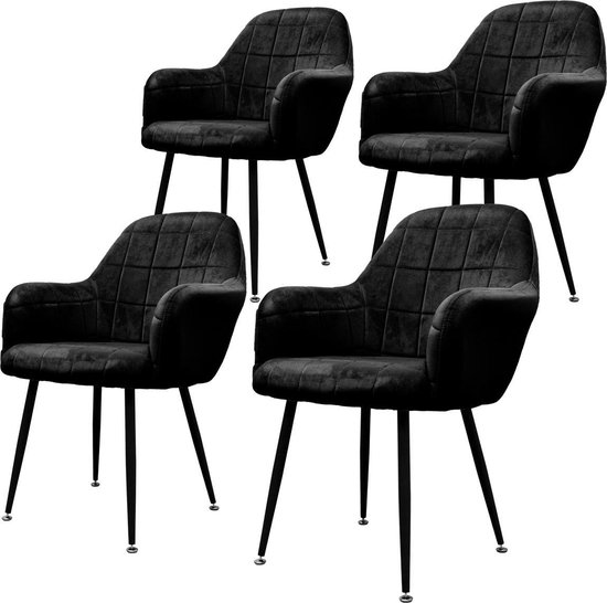 Set van vier zwarte eetkamerstoelen met gestikte rugleuning en armleuningen, staande op slanke zwarte pootjes.