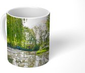 Mok - Kleuren met weerkaatsing in het water van Monet's tuin in Frankrijk - 350 ML - Beker