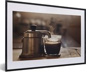 Fotolijst incl. Poster - Een kleine koffiepot met twee koppen koffie - 60x40 cm - Posterlijst