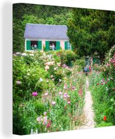 Canvas Schilderij Pad naar boerderij met de deurtjes in de tuin van Monet in Frankrijk - 50x50 cm - Wanddecoratie