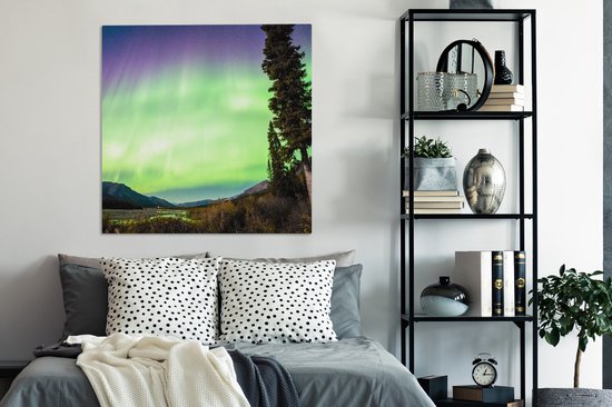 Canvas Schilderij Noorderlicht - Boom - Berg - Natuur - 90x90 cm - Wanddecoratie