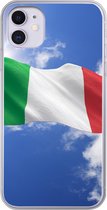 Geschikt voor iPhone 11 hoesje - De vlag van Italië wappert in de lucht - Siliconen Telefoonhoesje