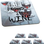 Onderzetters voor glazen - Wijn quote 'Life begins after wine' met wijnglazen tegen de achtergrond - 10x10 cm - Glasonderzetters - 6 stuks