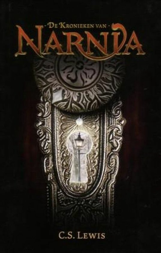 Boekomslag met de titel 'De Kronieken van Narnia' en een antieke sleutelgat met een lichtgevende lantaarn.