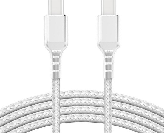 Witte USB-C naar USB-C kabel met nylon vlechtwerk, opgerold met zichtbare connectoren aan beide uiteinden.