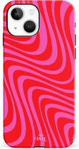 xoxo Wildhearts Berry Much - Double Layer - Hoesje geschikt voor iPhone 14 Plus case - Siliconen hoesje met golvenprint - Golven - Hardcover - Beschermhoes - Optimale bescherming - Rood - Roze