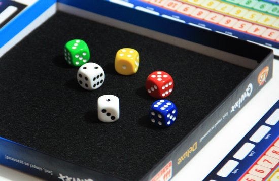 White Goblin Games - Qwixx Deluxe - Dobbelspel - 2 tot 4 spelers - Spannend tot de laatste worp - Afwisbare speelborden - Vanaf 8 jaar