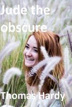 Jude the obscure, Thomas Hardy. Een jonge vrouw met rood haar lacht in een veld met pluizige grassen.