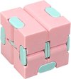foto van Infinite Magic Cube - Friemelkubus - Infinity Cube - Fidget gadget - Anti stress Fidget Spinner - Stress verlichtend - Fidget Toys - Roze