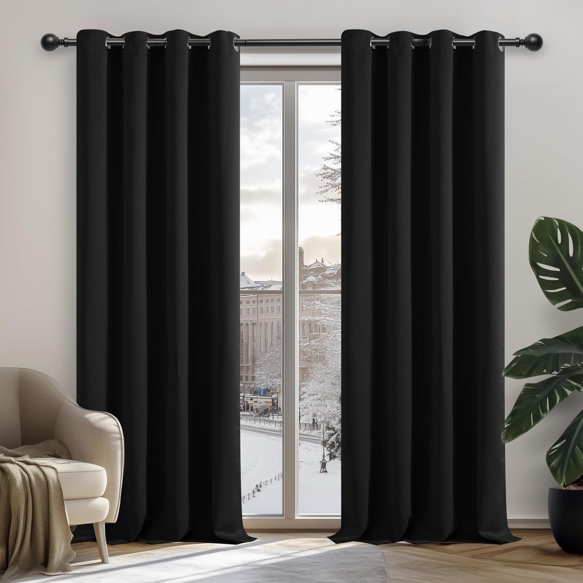 Famanu Gordijnen Verduisterend - Zwart - 140 x 260 cm (B x H) - Ondoorzichtige Gordijnen met Oogje voor Woonkamer - 2 stuks