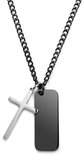 Zwarte dogtagketting met zilverkleurig kruis.