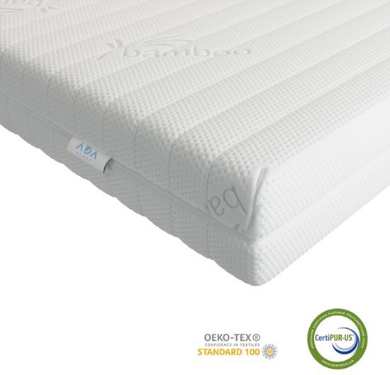 Détail d'un matelas blanc avec texte 'bamboo', certifications OEKO-TEX et CertiPUR-US.