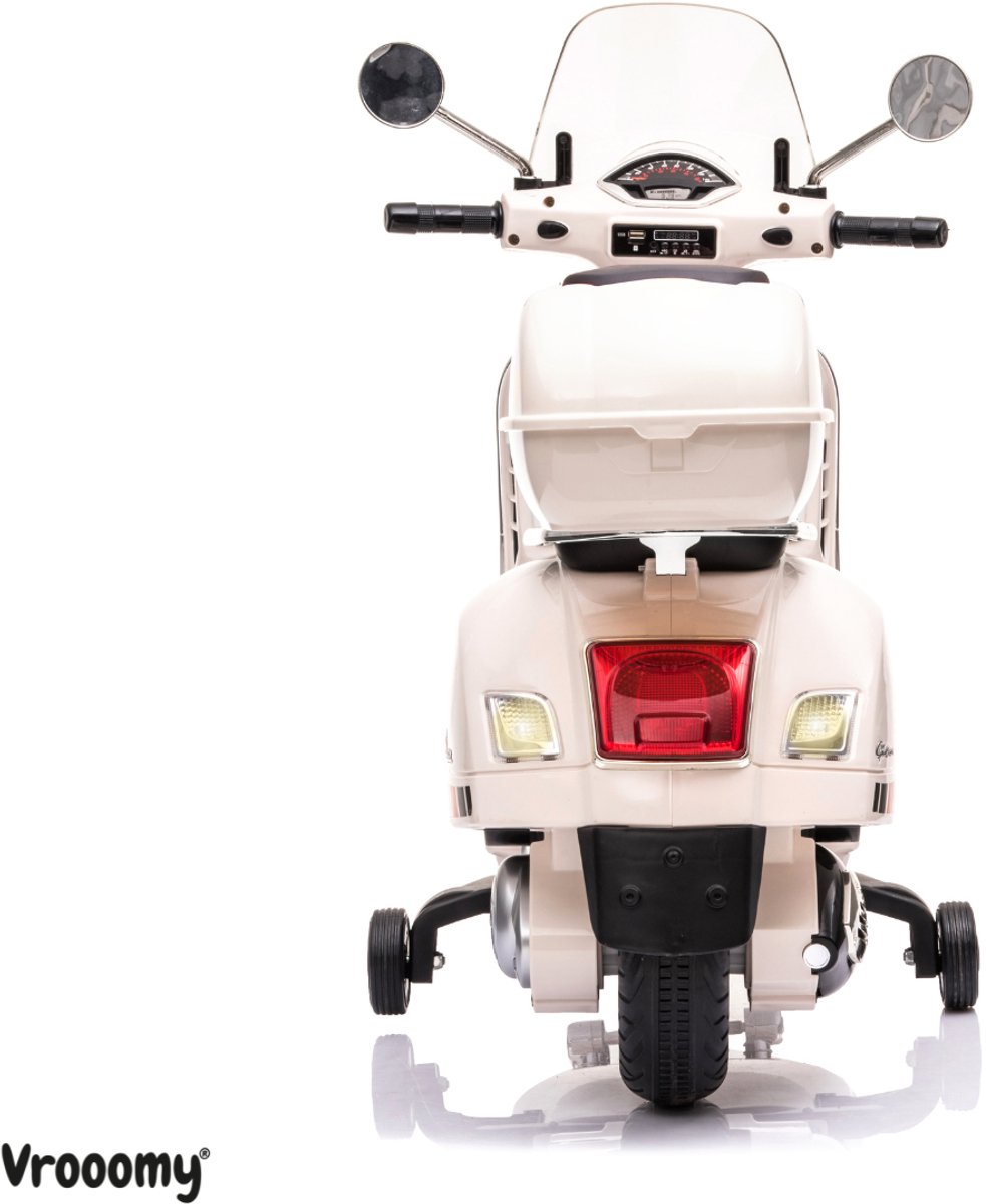 Vespa GT Full Option Elektrische Kinderscooter 3 tot 6 jaar – Officieel Gelicentieerde Kinder Vespa met Kofferbak & Verwijderbare Zijwieltjes – Li-ion Kindermotor met Kunstlederen Zitje, MP3 AUX & USB – Wit — afbeelding 11